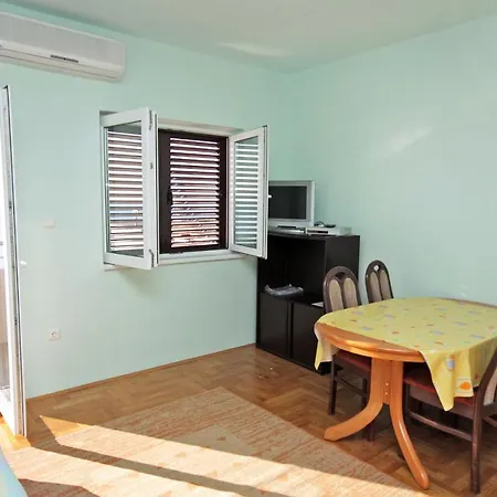 Appartement By The Sea Bilo, Primosten - 4806