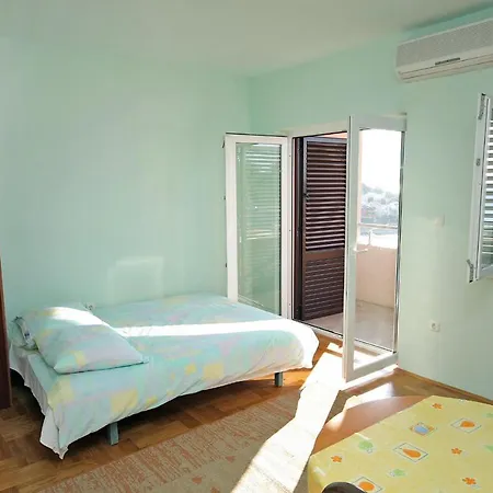 By The Sea Bilo, Primosten - 4806 * Podgreben