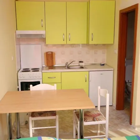 Appartamento By The Sea Bilo, Primosten - 4806 *