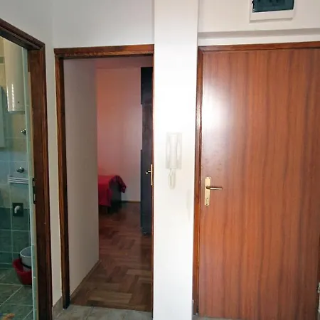 Appartamento By The Sea Bilo, Primosten - 4806 *