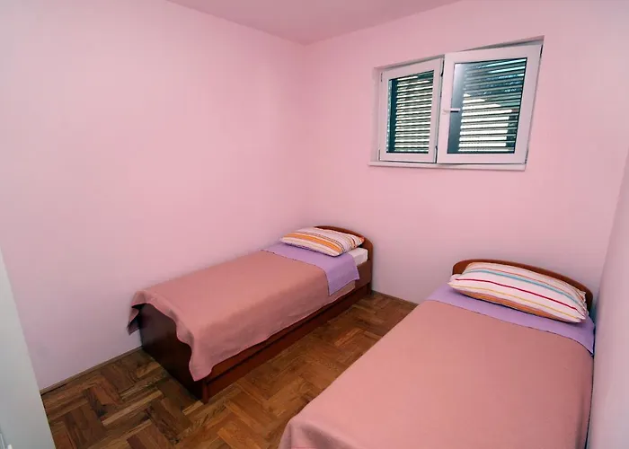 By The Sea Bilo, Primosten - 4806 *