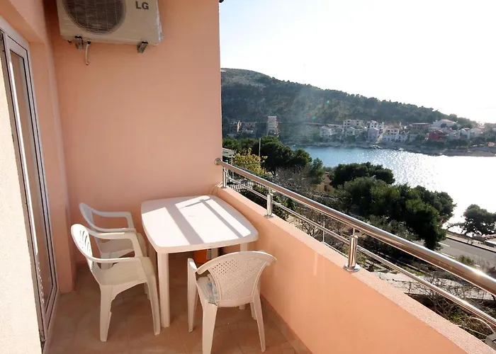 By The Sea Bilo, Primosten - 4806 *